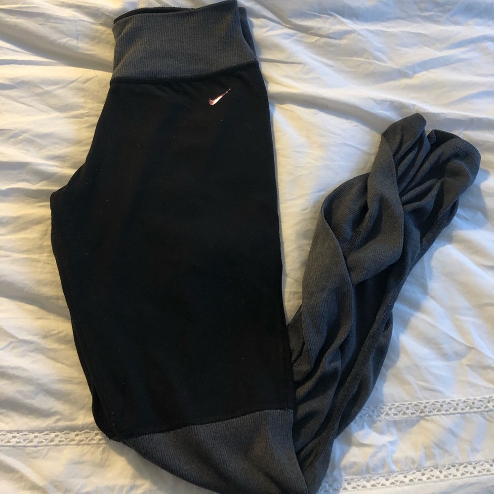 Nike yoga leggings